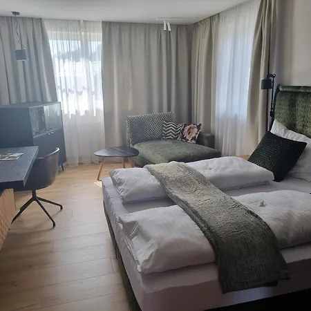 Atzmueller * Waxenberg